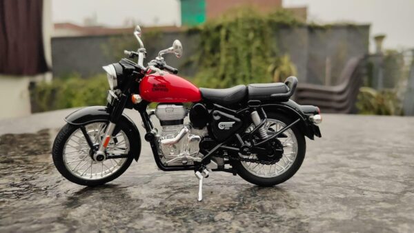 1/15 Royal Scale Model Enfield Motorcycle Toy – Pull Back Action, Detailed Miniature Replica for Collectors and Enthusiasts Bullet Bike Detacheble Parts